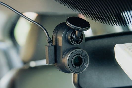 Comment installer facilement une Dashcam soi-même ?
